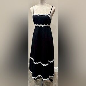 Chic Black and White Ric Rac Detail Maxi Dress M